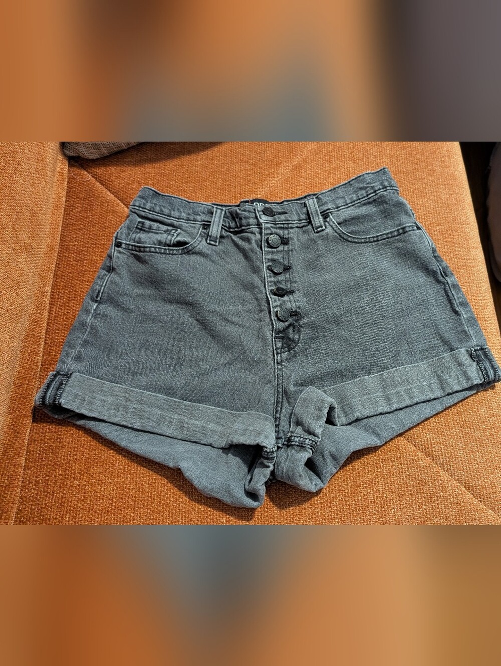 Bdg Mom high Rise Short Size 29